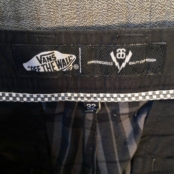 Mens Vans 100% Cotton Gray Black Plaid Frayed Hem Shorts 32 - Picture 8 of 12